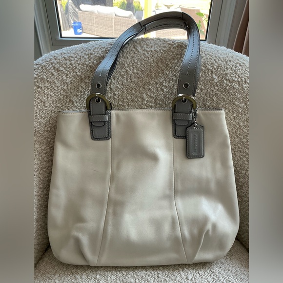 Coach Handbag - Picture 1 of 7
